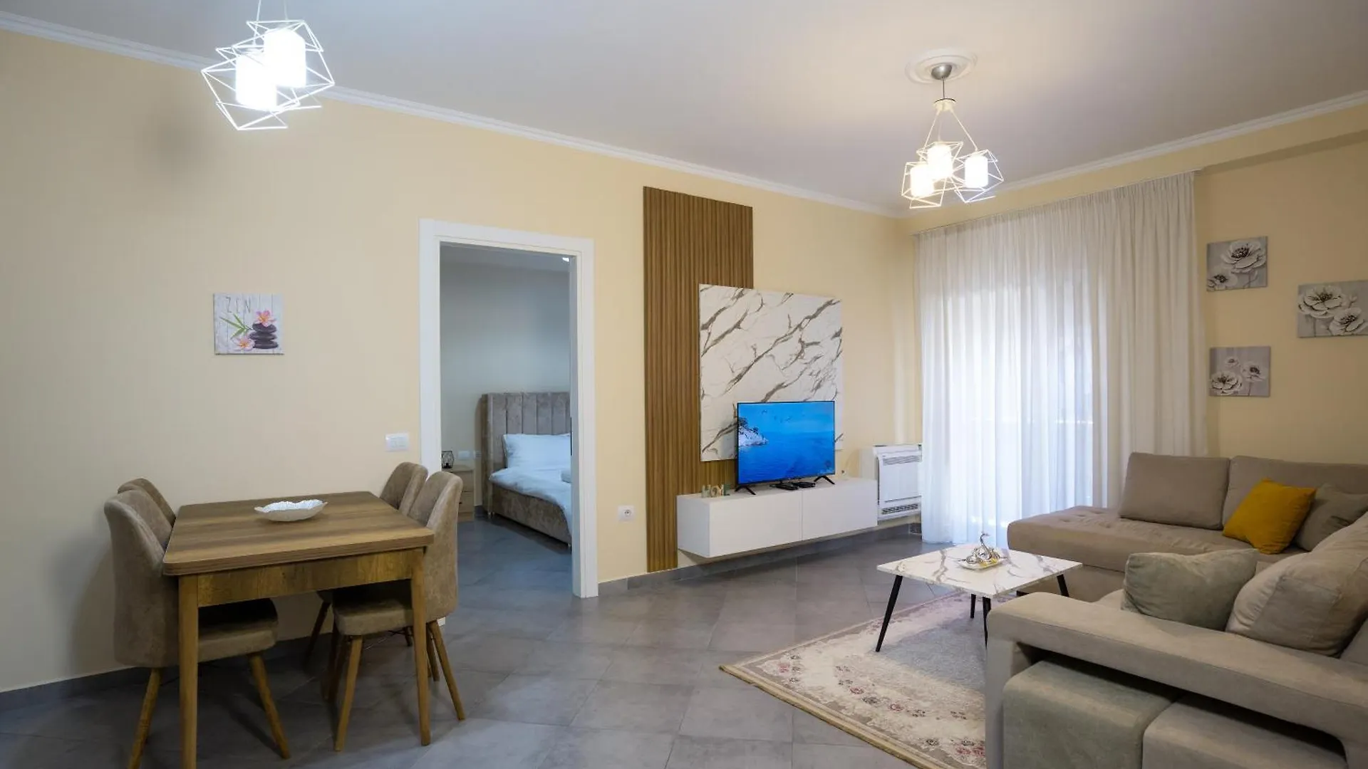 Luxe Residence Тирана 0*,  Албания